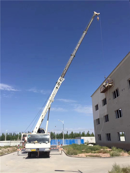 罗庄区“轻装强干”—— 吊车的 “轻量化臂架” 技术