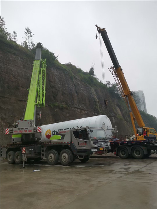 罗庄区“不怕风雨冻”—— 吊车的 “恶劣环境适应” 技术
